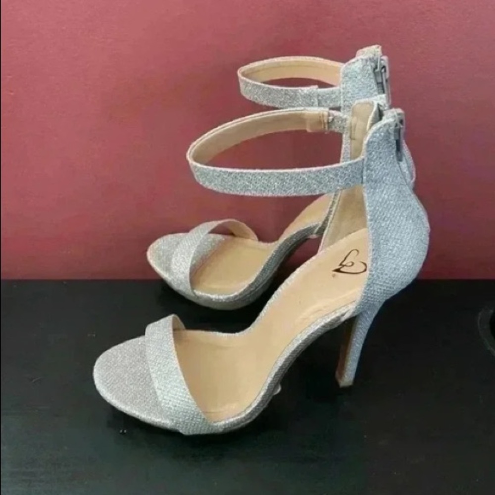 Windsor Sliver Heels
